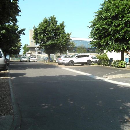 Hotel L'Amandier Nanterre Luaran gambar