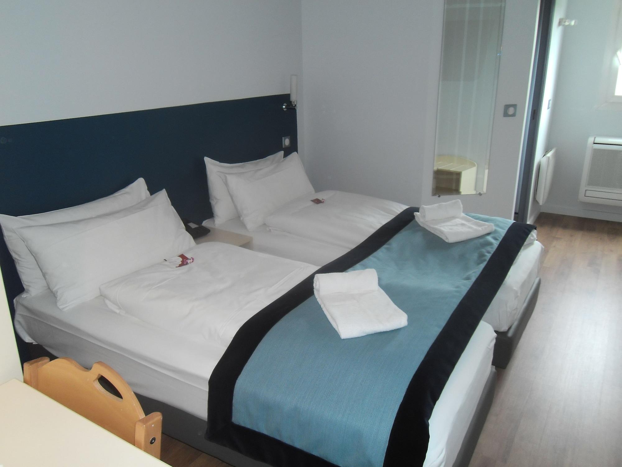 Hotel L'Amandier Nanterre Luaran gambar