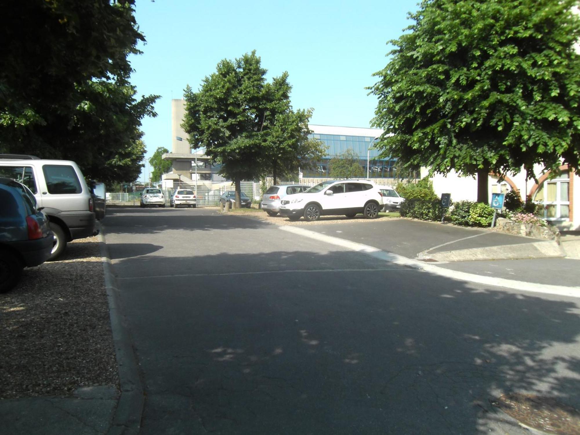 Hotel L'Amandier Nanterre Luaran gambar