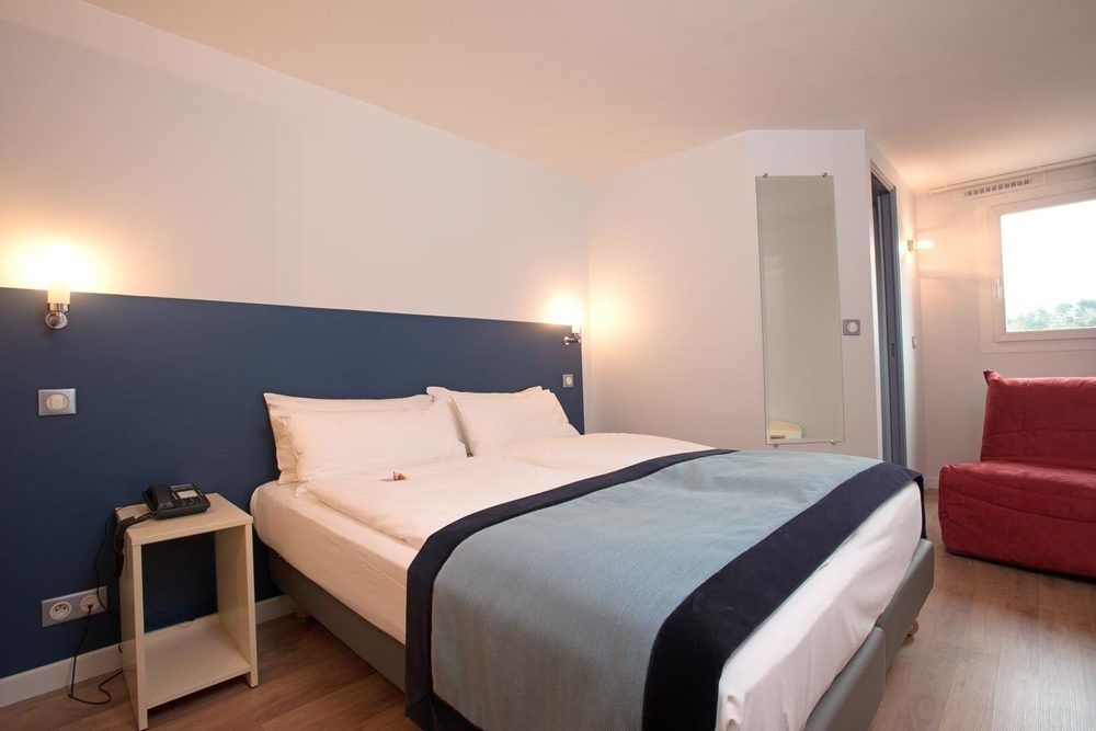 Hotel L'Amandier Nanterre Luaran gambar