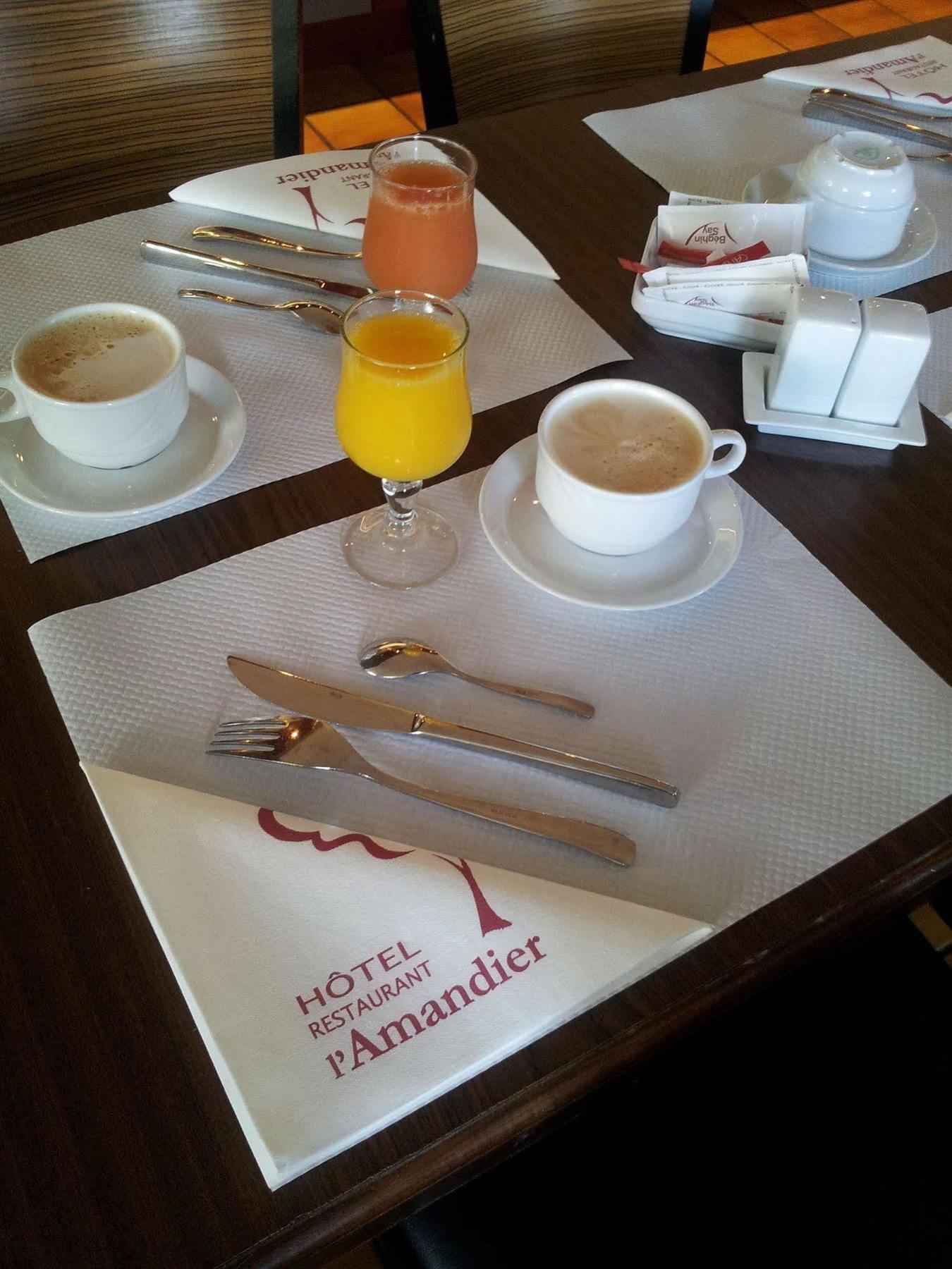 Hotel L'Amandier Nanterre Luaran gambar